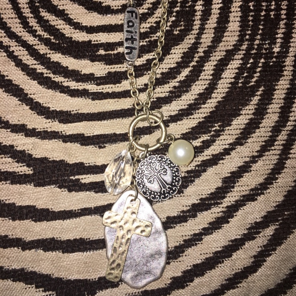“Faith” Religious Cross Necklace with Charms ⛪️